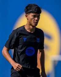 开云首页-每体：得知德罗即将离开巴萨后，弗里克情绪明显低落