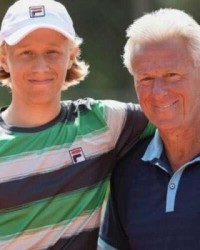 张奔斗：老爸是六届法网冠军！星二代的压力有多大？